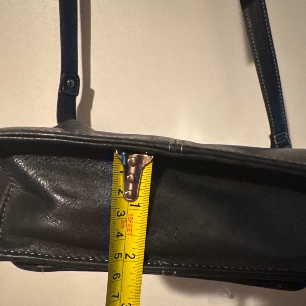 Fossil Black Leather Crossbody Bag Signature Key Charm Organizer 75082 9 x 8 - Picture 16 of 16